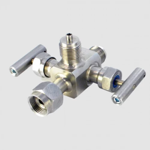 БКН2-30-12Х18Н10Т Блок клапанный 2-х вент. G1/2"(Н)/М20х1,5(В)/М20х1,5(Н) УТ000013213
